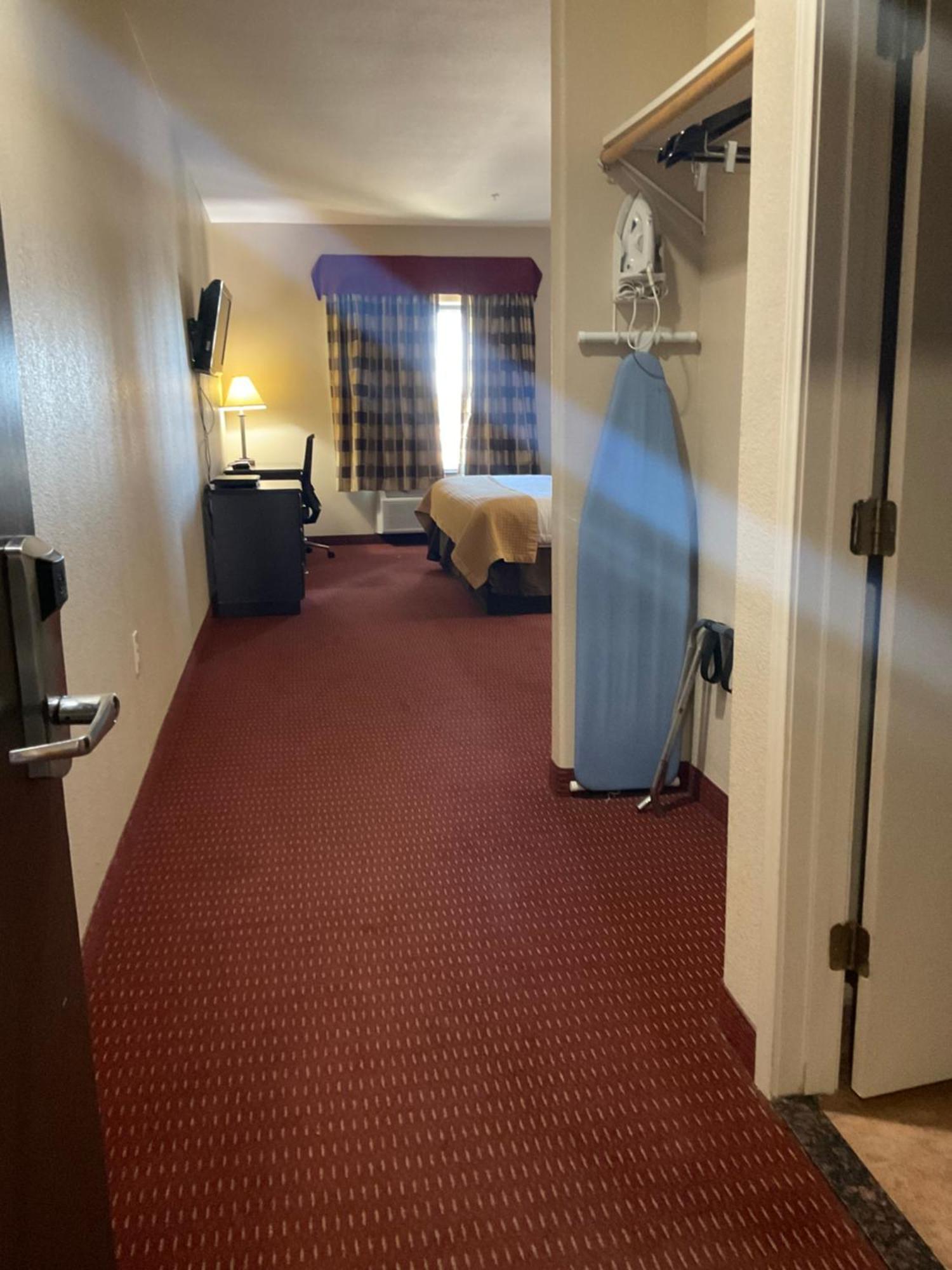 Motel And Yorktown
