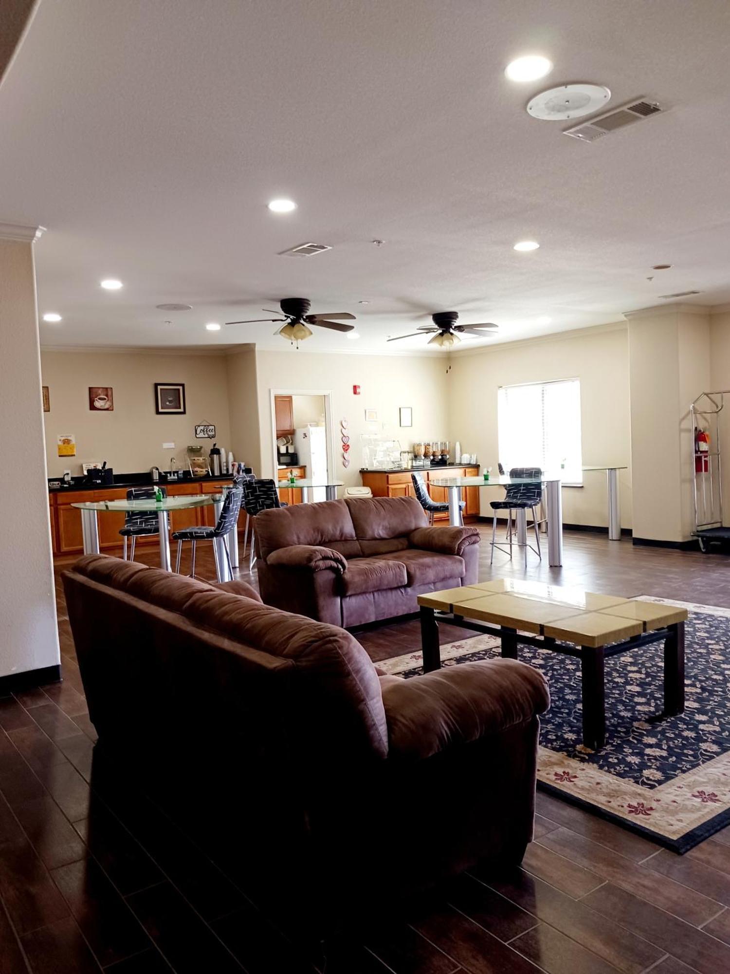 Motel And 4*